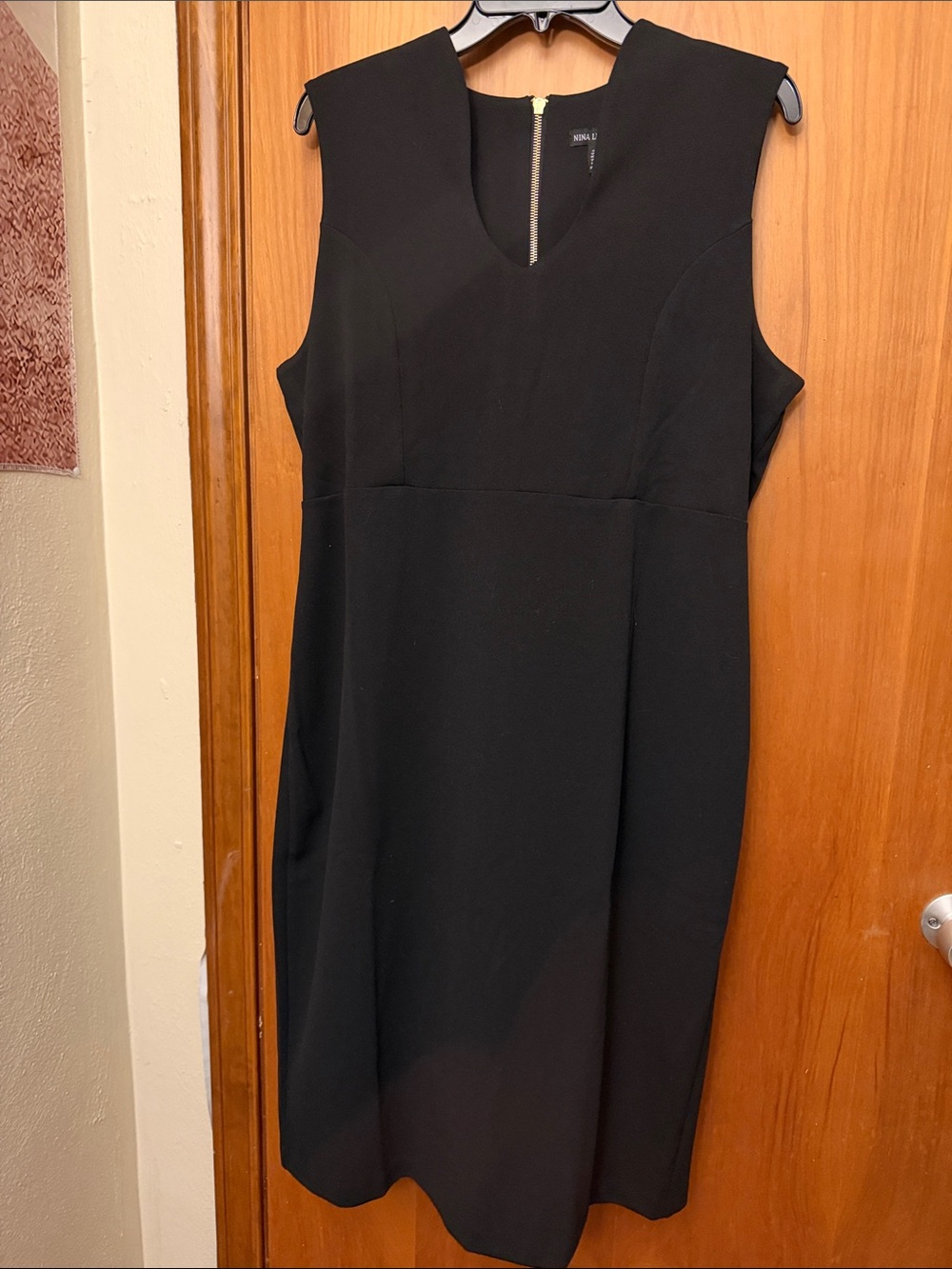 Nina Leonard Black Sleeveless V-Neck Midi Dress